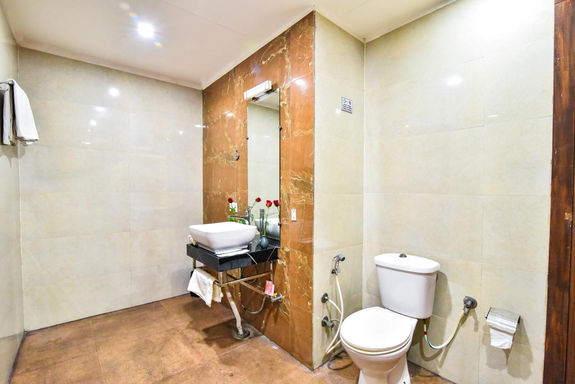 Pinaz Royale Hotel Amritsar Eksteriør billede