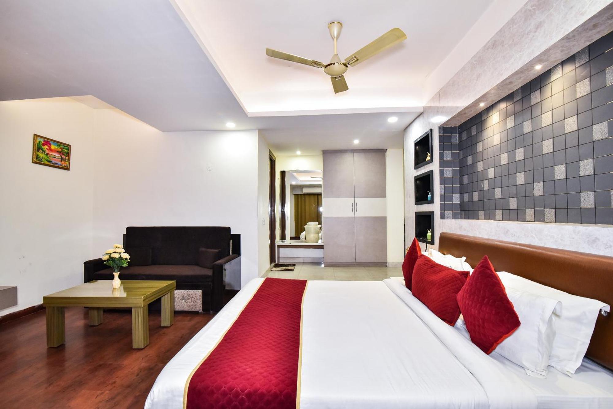 Pinaz Royale Hotel Amritsar Eksteriør billede