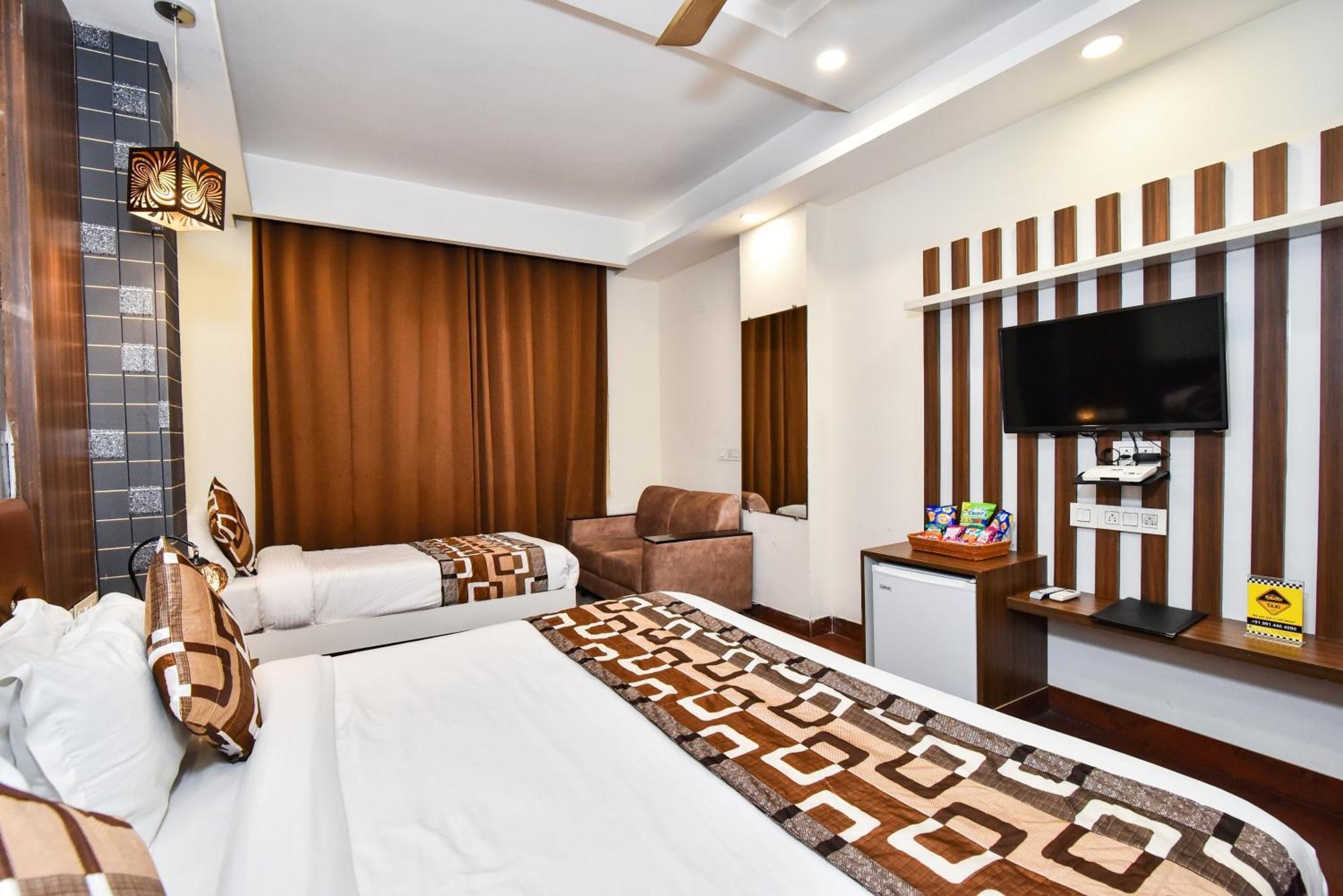 Pinaz Royale Hotel Amritsar Eksteriør billede