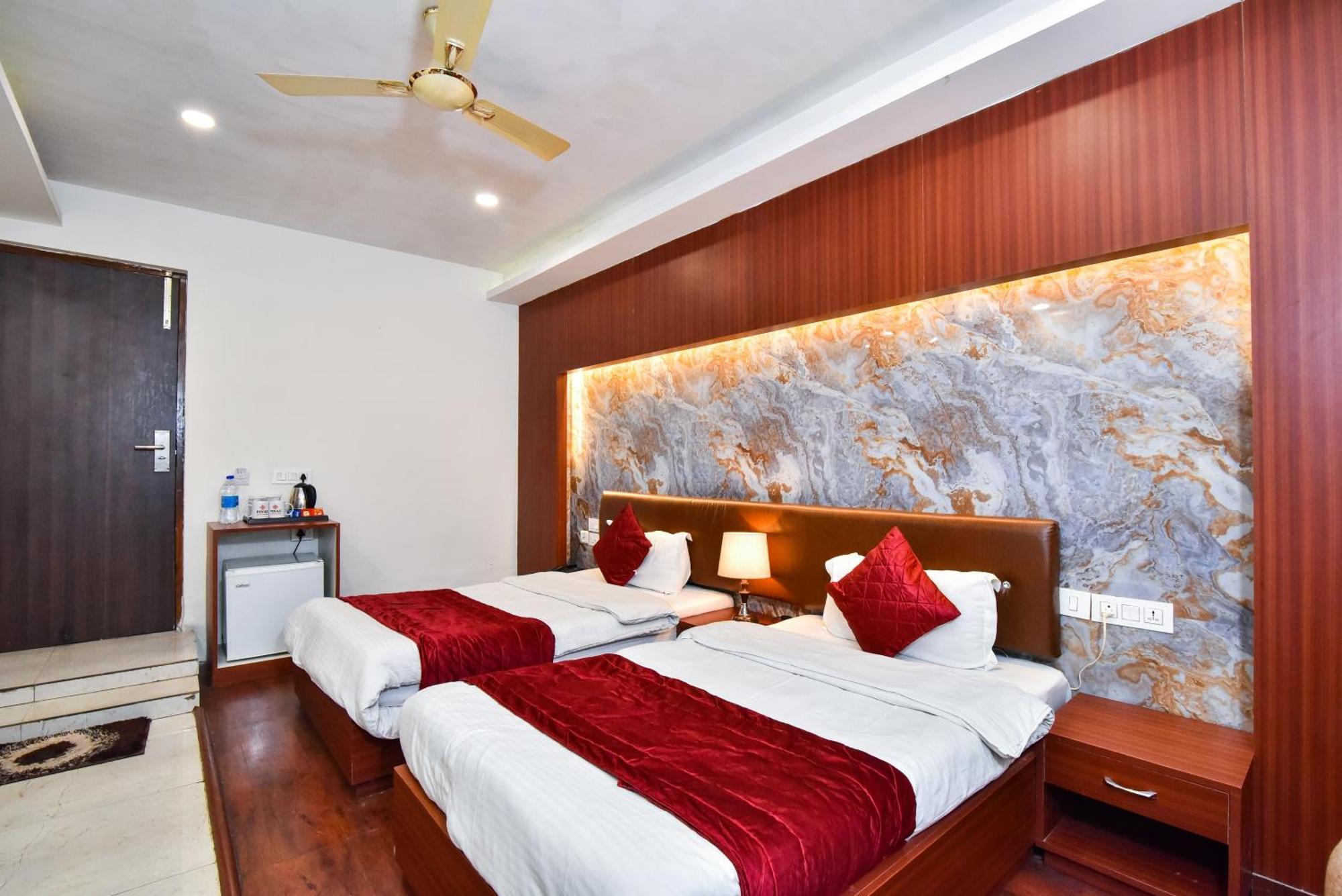 Pinaz Royale Hotel Amritsar Eksteriør billede
