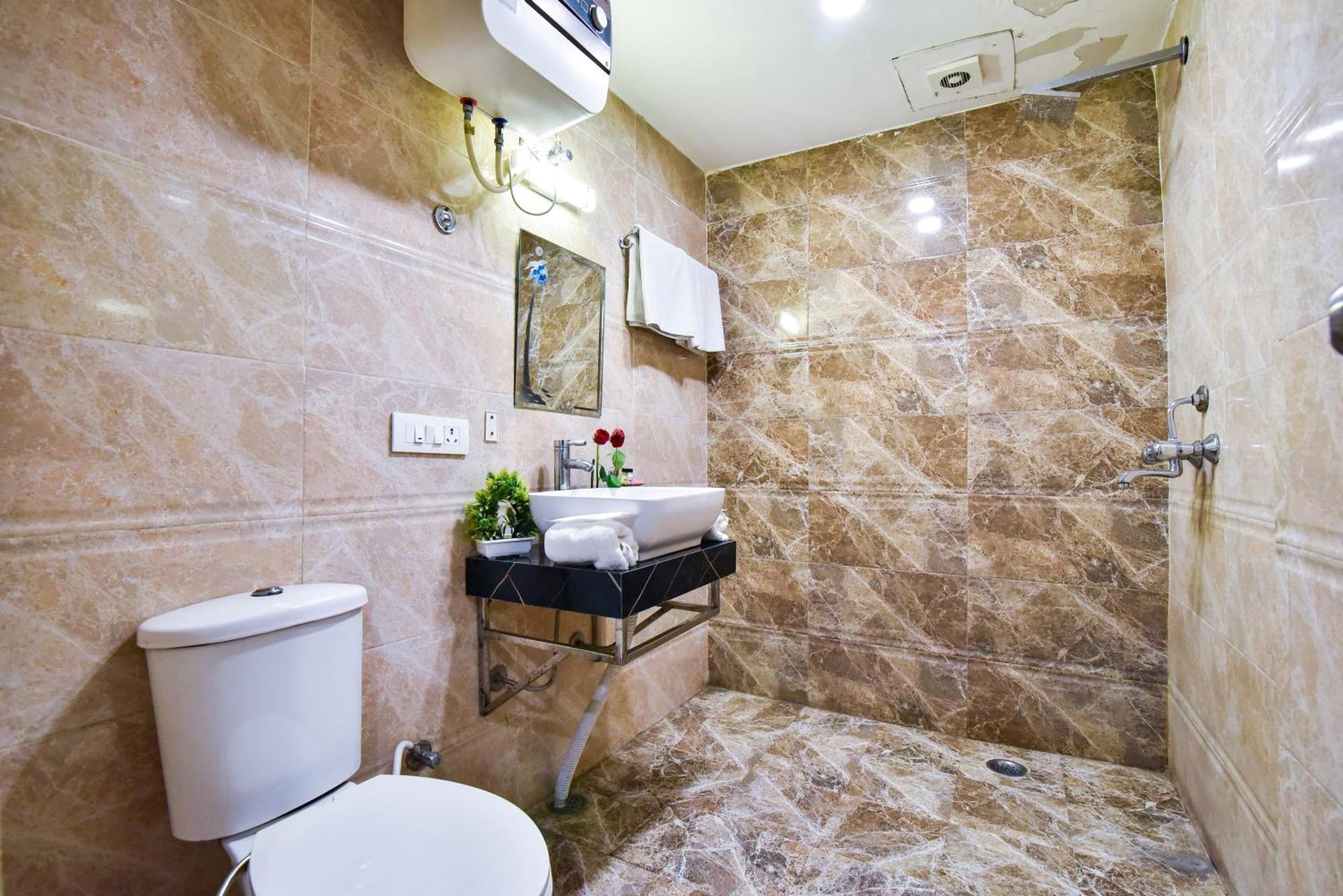 Pinaz Royale Hotel Amritsar Eksteriør billede