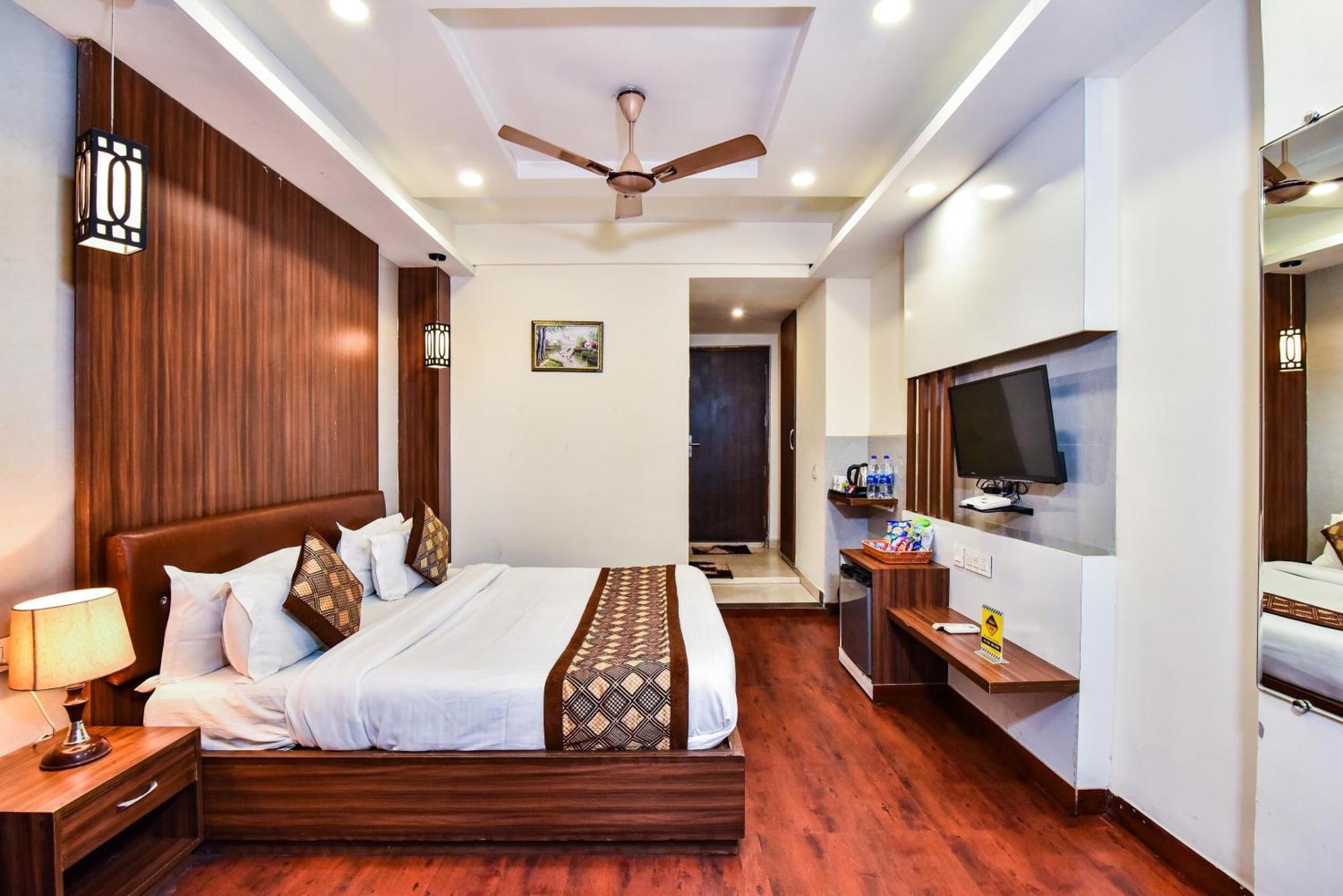 Pinaz Royale Hotel Amritsar Eksteriør billede