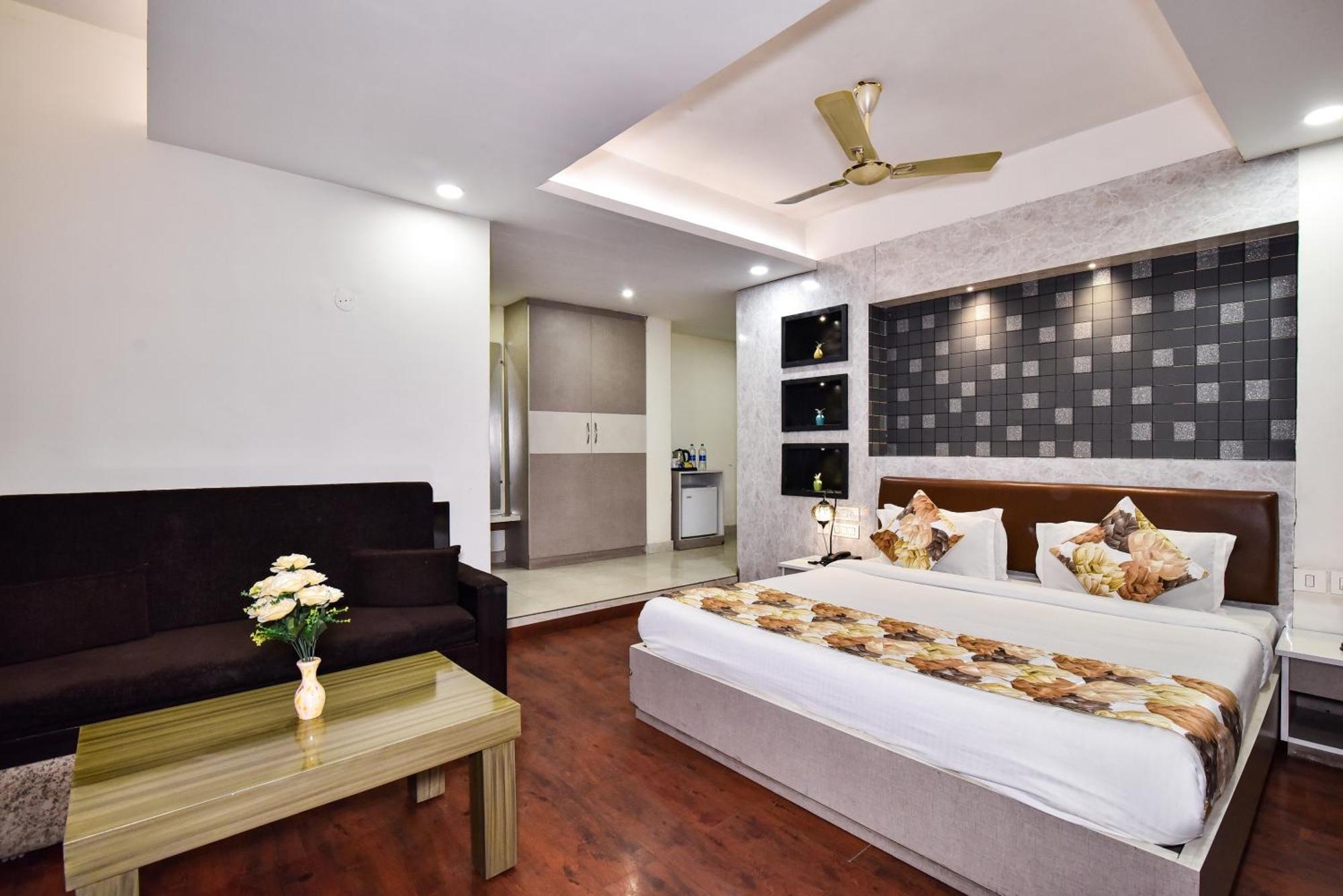 Pinaz Royale Hotel Amritsar Eksteriør billede